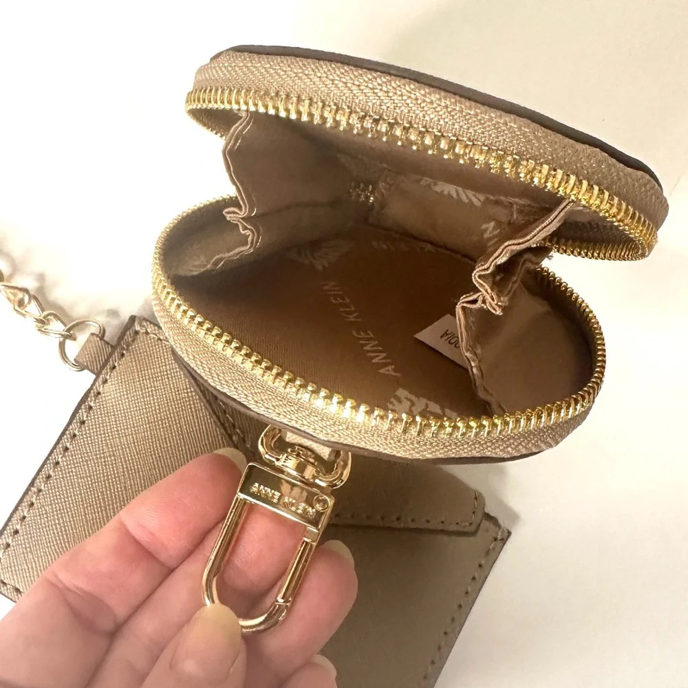 ANNE KLEIN 2 Piece Set Round Coin Purse & Card Holder in Tan With Gold Accents